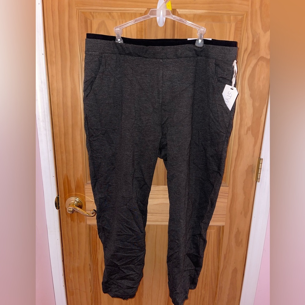 Stylus mid-rise straight pull on pants